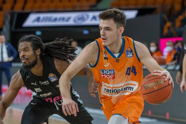 间能让球迷 间能让球迷