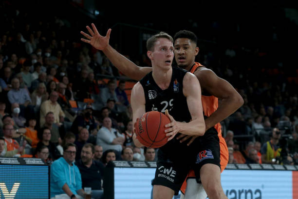 他强调基础 他强调基础